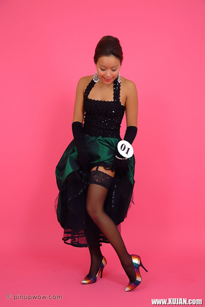 Petra So strips down to her sexy black Stockings - Photo #2158895