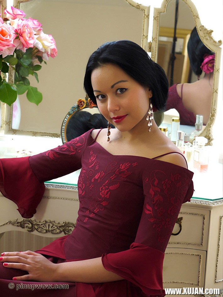 Divine Petra So strips naked at her Dressing Table - Photo #2158906