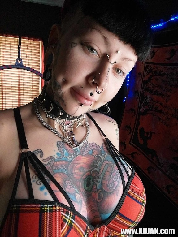Nor Bewbs - Photo #2159139