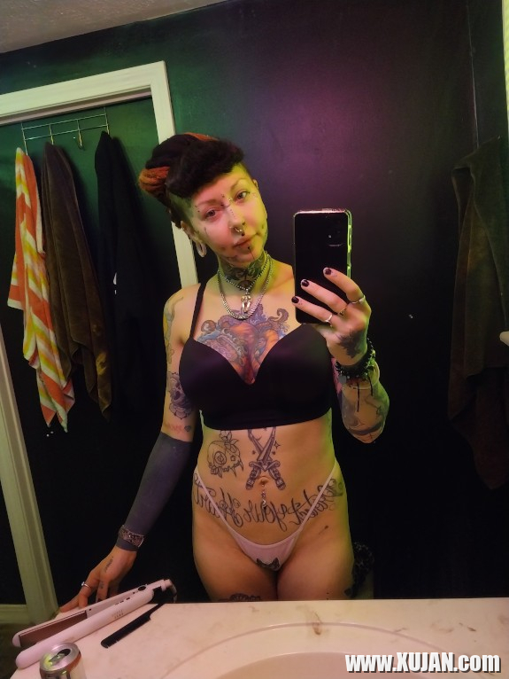 Nor Bewbs - Photo #2159172
