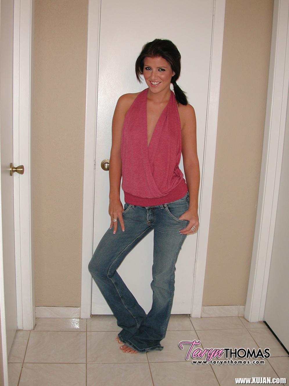 Pictures of Taryn Thomas stripping nude for you - Photo #2161523