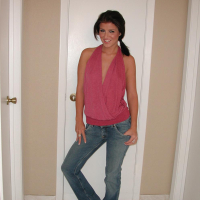 Pictures of Taryn Thomas stripping nude for you