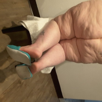 hetuyq hast thighs krunkner ev kamarneri