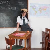 Hannah Classroom neylone neylonik