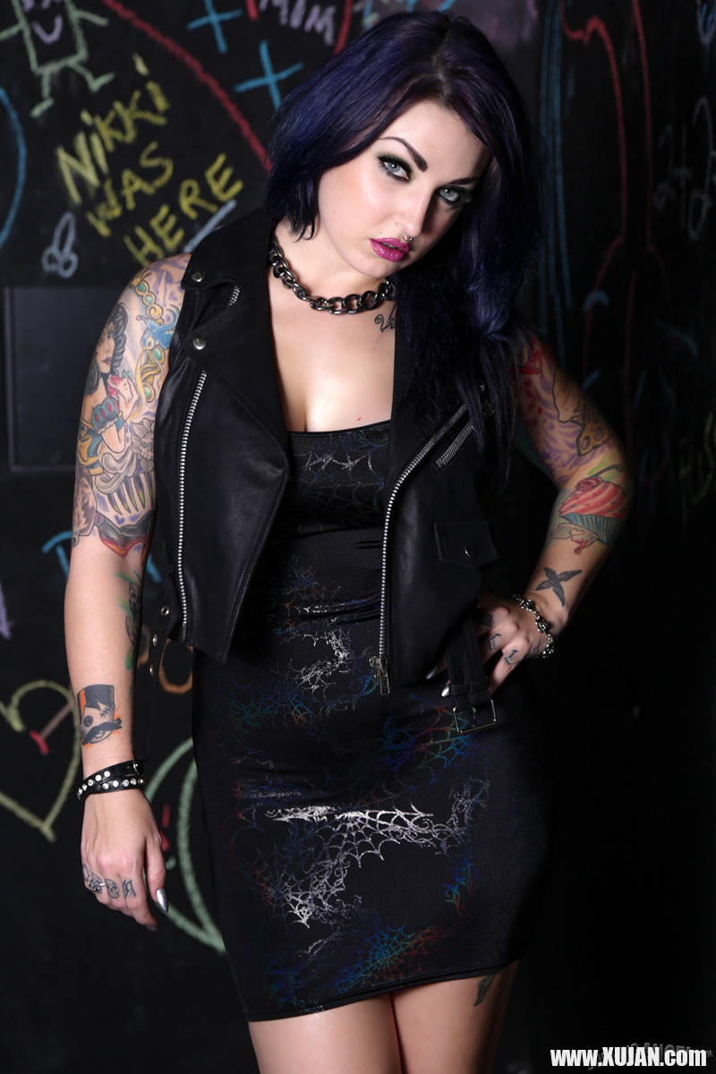 Draven Star peels off her tight dress to expose her awesome curv - Photo #2177449