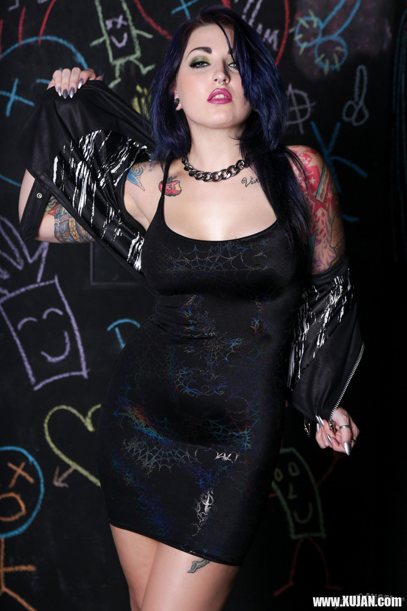 Draven Star peels off her tight dress to expose her awesome curv - Photo #2177451