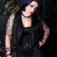 Draven Star peels off her tight dress to expose her awesome curv