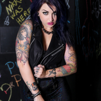 Draven Star peels off her tight dress to expose her awesome curv