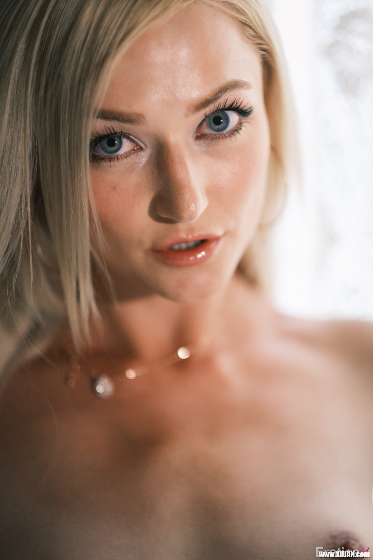 Seductive blondie Morgan Rain craves for a fuck - Photo #2177805