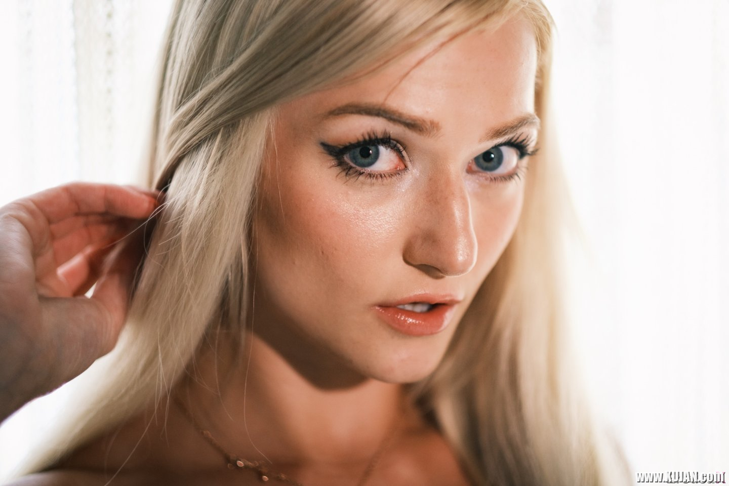 Seductive blondie Morgan Rain craves for a fuck - Photo #2177806