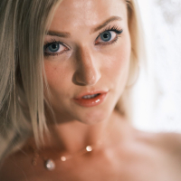 Seductive blondie Morgan Rain craves for a fuck