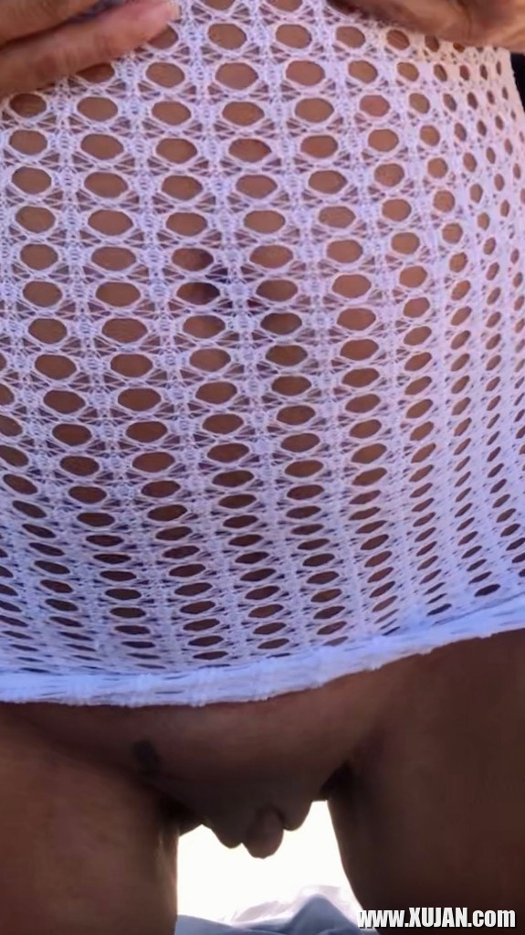 Caitrsquos pucy Peaking Out - Photo #2181892