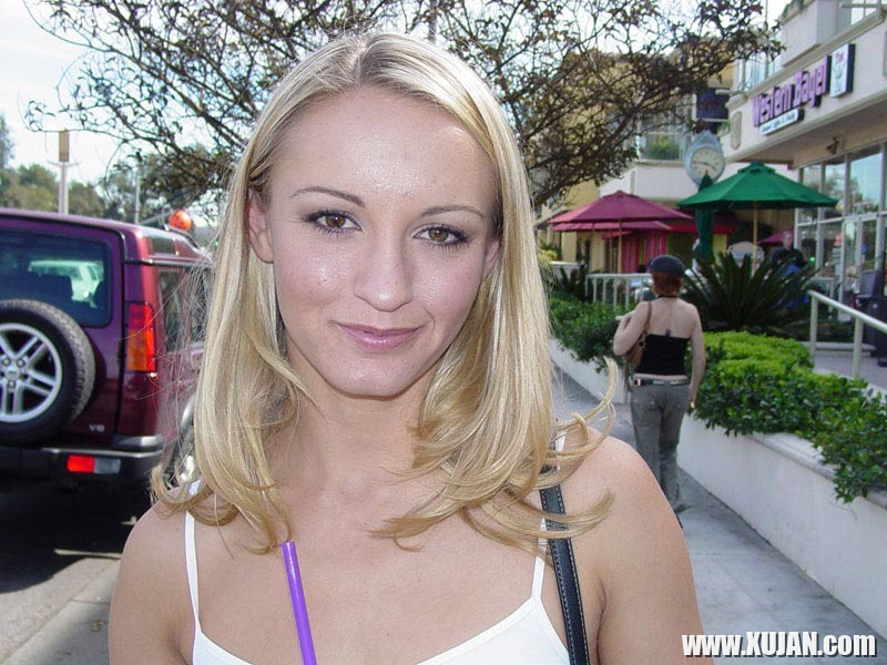 Sexy blonde in hot hardcore gangbang double penetration - Photo #2186239
