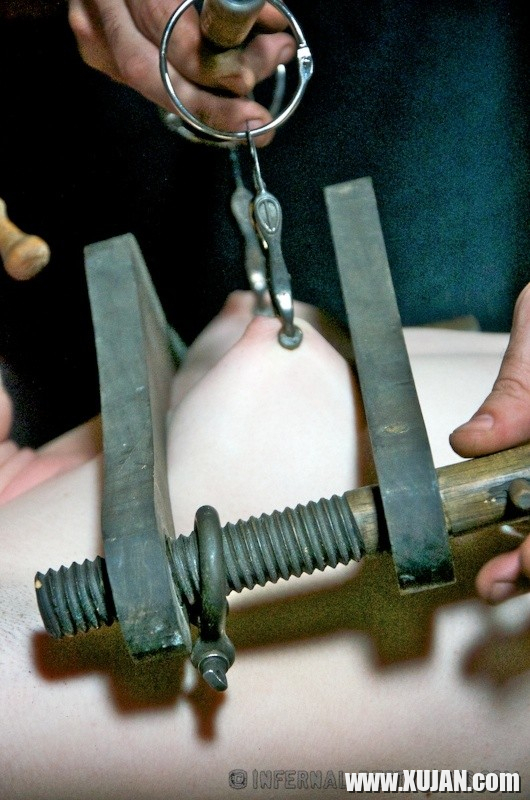 Mattie Borders and Wenona in duo bondage their mouths with gags - Photo #2186781