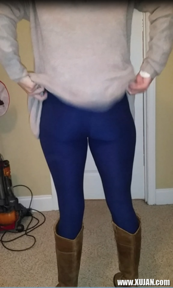 Hot Chick from Christmas Swallow Vid - Photo #2187584