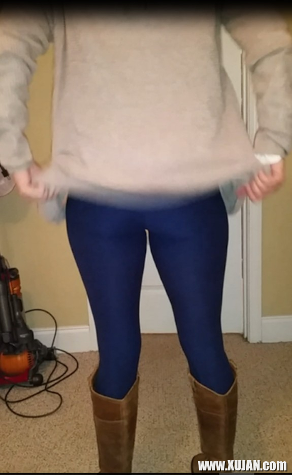 Hot Chick from Christmas Swallow Vid - Photo #2187593