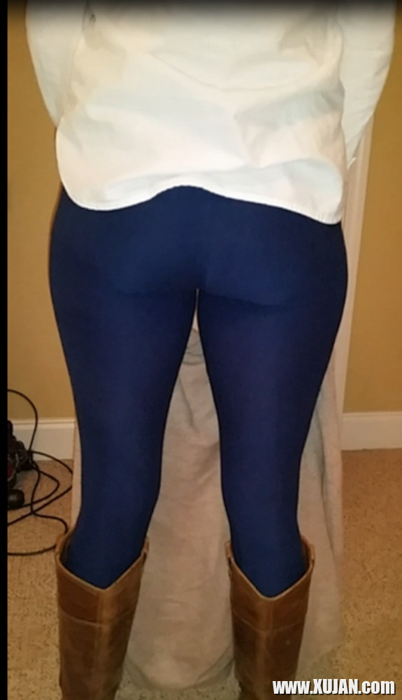 Hot Chick from Christmas Swallow Vid - Photo #2187594