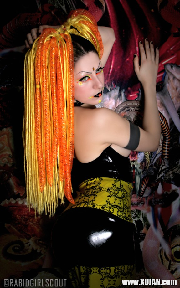 FETISh DOLLI patahakan - Photo #2193024