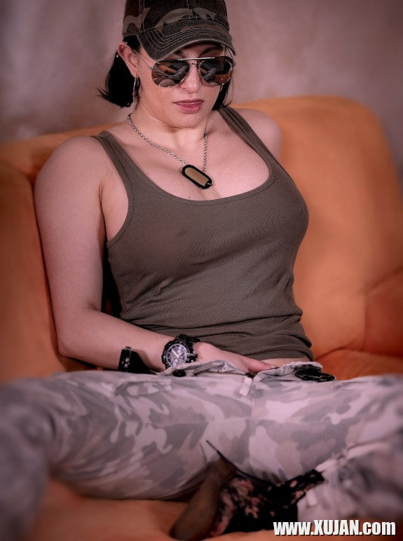 Army Girl Big Tits Big Ass Milf Dada Deville - Photo #2194855