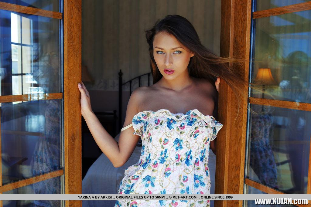 Stunning brunette Yarina A displays her stunning nude body in Anirma - Photo #2195244