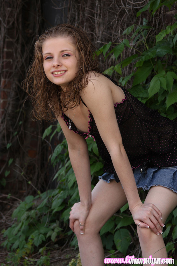 Lil Candy poses in her black teddy nightgown - Photo #2203908