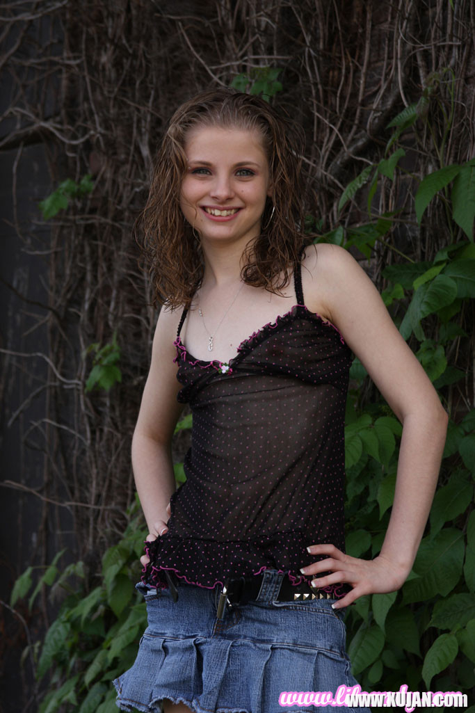 Lil Candy poses in her black teddy nightgown - Photo #2203909