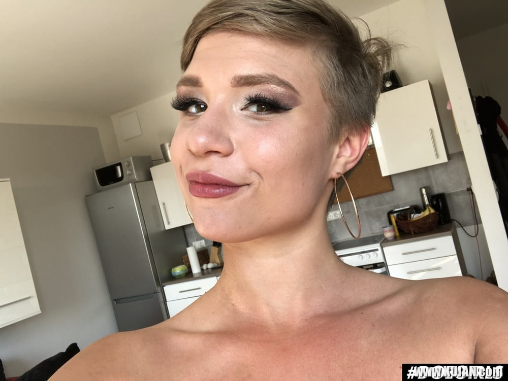 Busty German Pornstar Gabi Gold gives herself an Orgasm - Photo #2206859