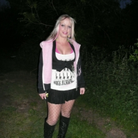 Loz Lorrimar Caught On Her Knees Sucking Outside