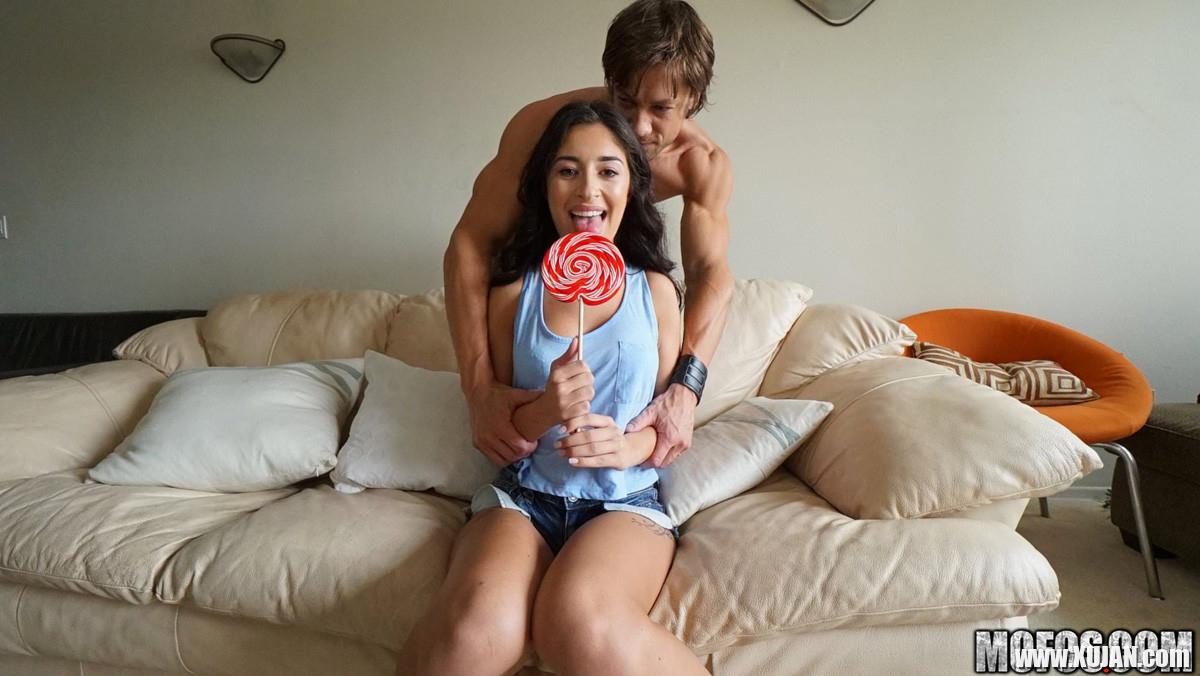 Cameron Canela devours his tasty cock like a lollipop - Photo #2212351