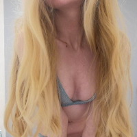 Nerkayatsnum enq AmyBlonde y