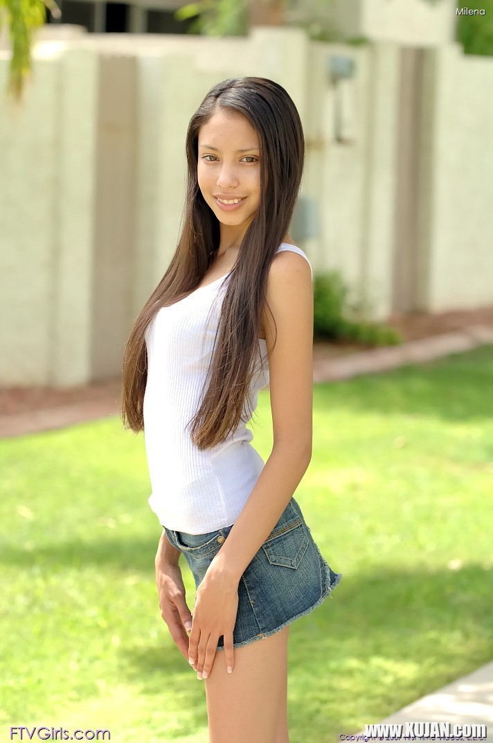 Sexy petite Asian teen Alexis Love naked in public - Photo #2215361