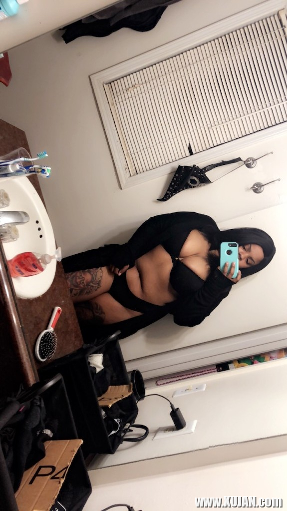 Big Tiddie Goth Gf Teases - Photo #2217868