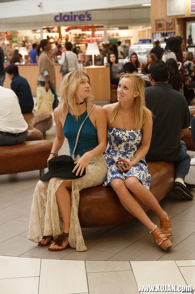 Hot teens Arya Fae and Bailey Brooke have some fun at a shopping mall - Photo #2218462