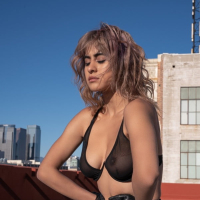 Mia Valentine 6