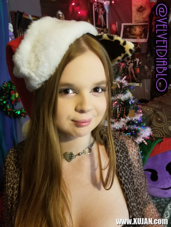 Kitty Santa Velvet Redhead in Leopard Print With Cat Ears I Am 23 - Photo #2231830