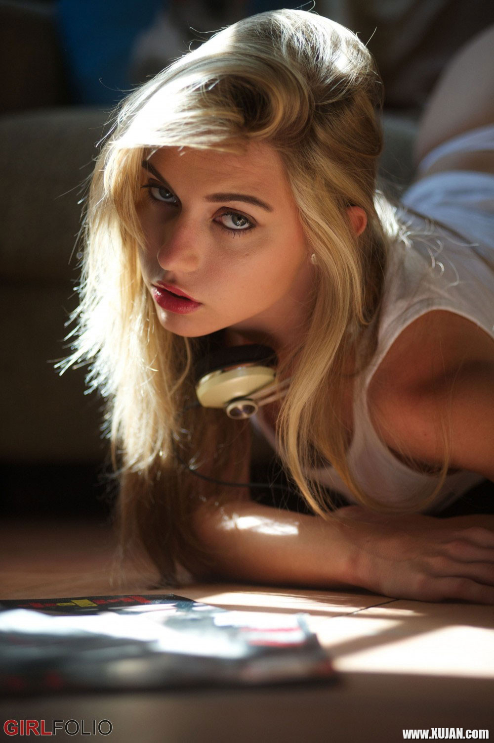 Blonde Chloe relaxes in the warm morning sun - Photo #2235409