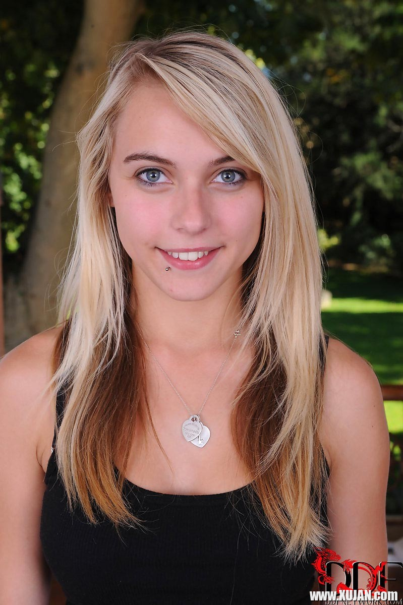 Hot petite teen cutie strips - Photo #2235902