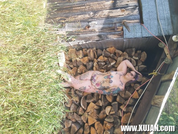 Geghetsik or antarum merk zbosanqi hamar - Photo #2241589