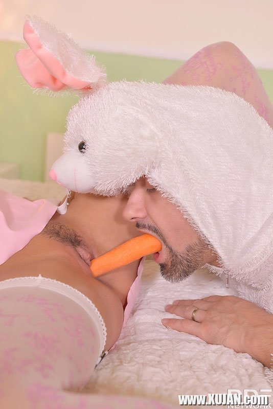 Sexy Tasty Easter Bunny A Horny Milf39s Cosplay Adventure - Photo #2253494