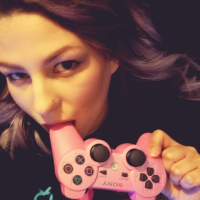 Nerdy horny siroghakan gamer aghjik