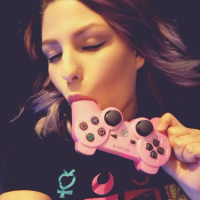Nerdy horny siroghakan gamer aghjik