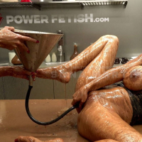 Nathaly Cherie squirts food from her anal