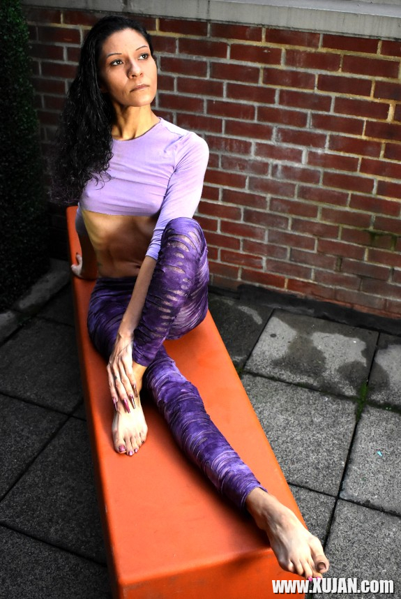 Violet Hayz Fit Yogayi hrahangichy tsuyts e talis amen inch - Photo #2256292
