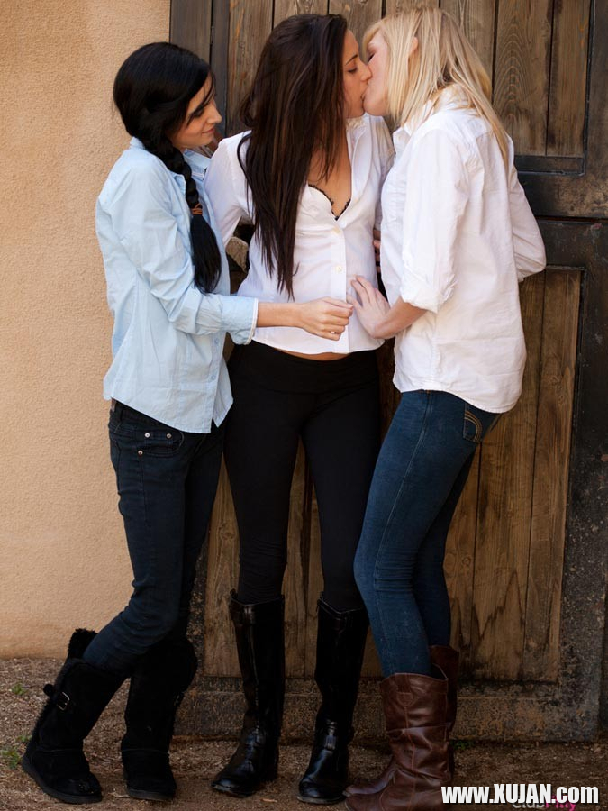 Zoey Kush with Georgia Jones and Hayden Hawkens - Photo #2278531