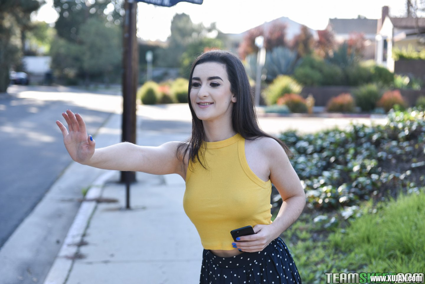 Dark haired Beauty Lyra Lockhart picked up for Sex - Photo #2279449