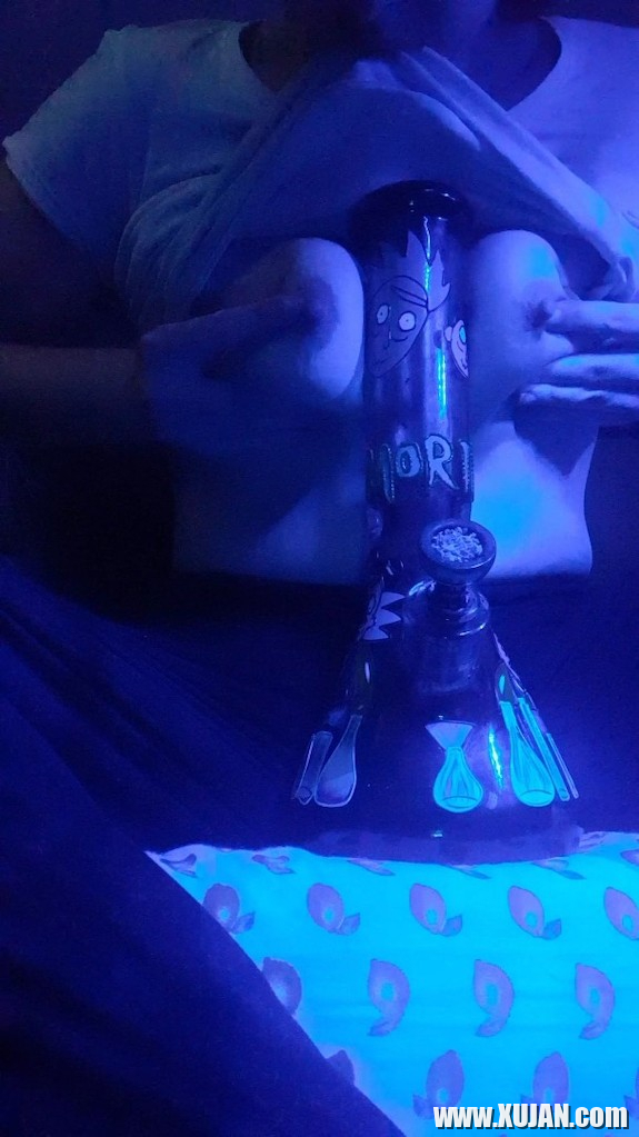 Seqsual Stoner striptiz ev tskhogh bongner - Photo #2284822