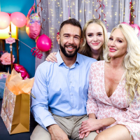 Hot blondies Alexis Malone and Athena Fleurs share Will Pounders big cock