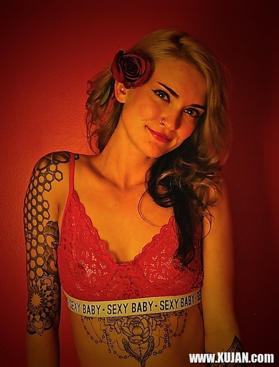 Lucy Furs mets debyutayin mmm - Photo #2290963