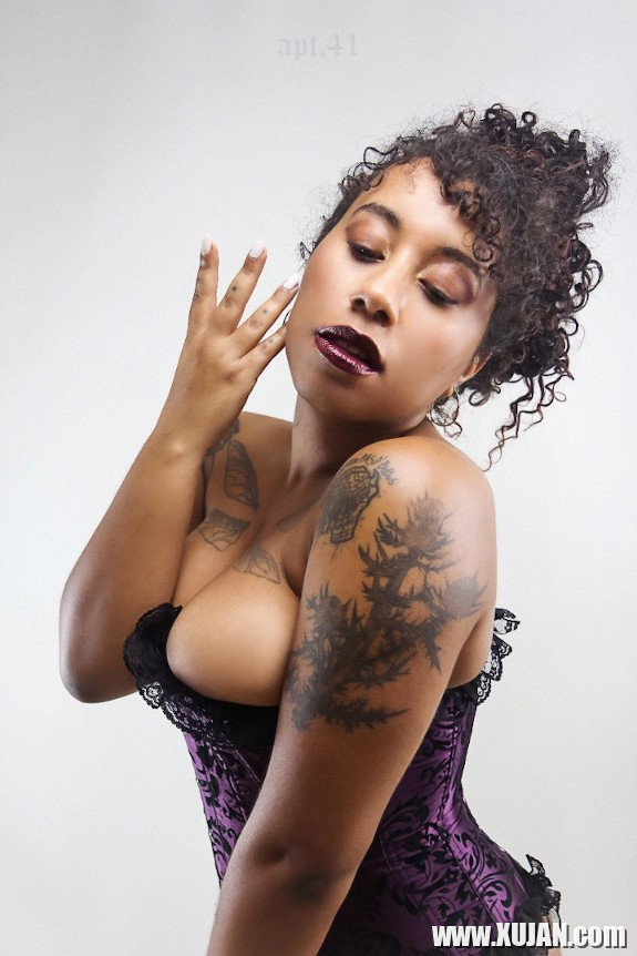 Swann Purple - Photo #2293498