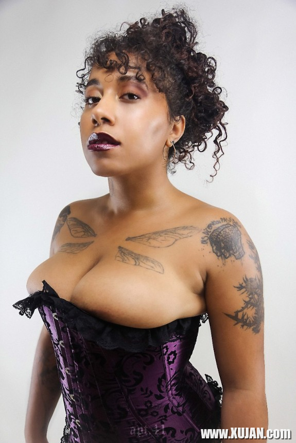 Swann Purple - Photo #2293499